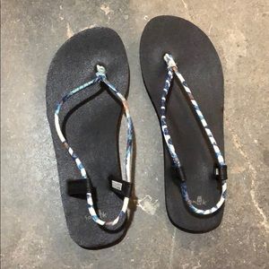 US 8 Sanuk Sandals